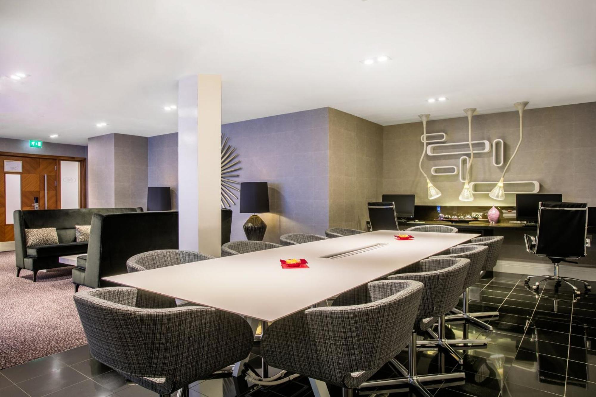 Hotel Crowne Plaza London Ealing By Ihg Exteriér fotografie